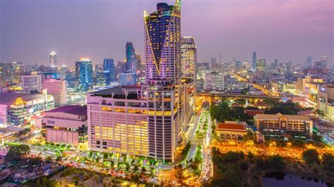 hotels close to siam paragon